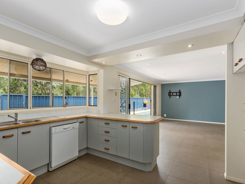 37 Grass Tree Cct, Cabarita Beach NSW 2488