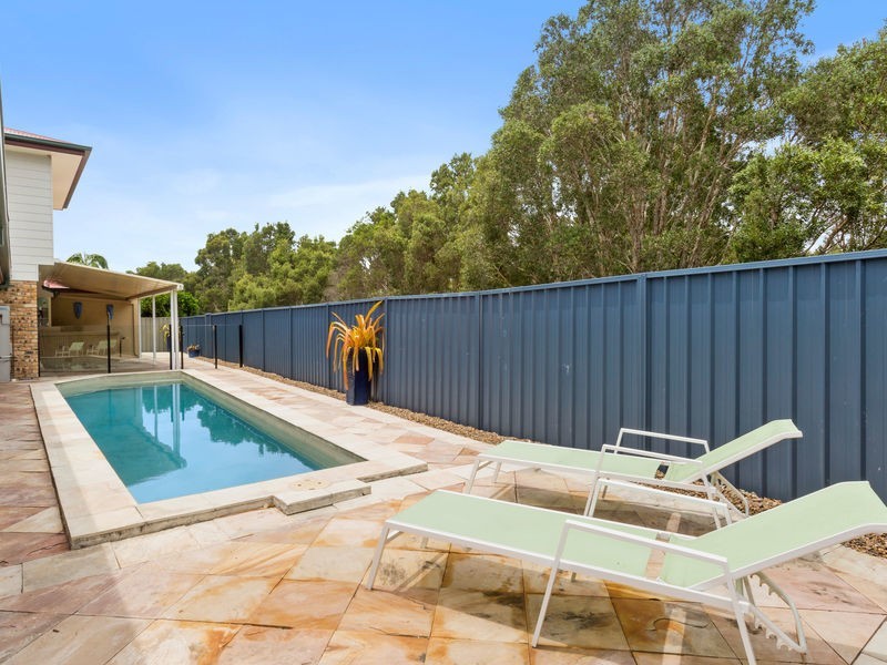 37 Grass Tree Cct, Cabarita Beach NSW 2488