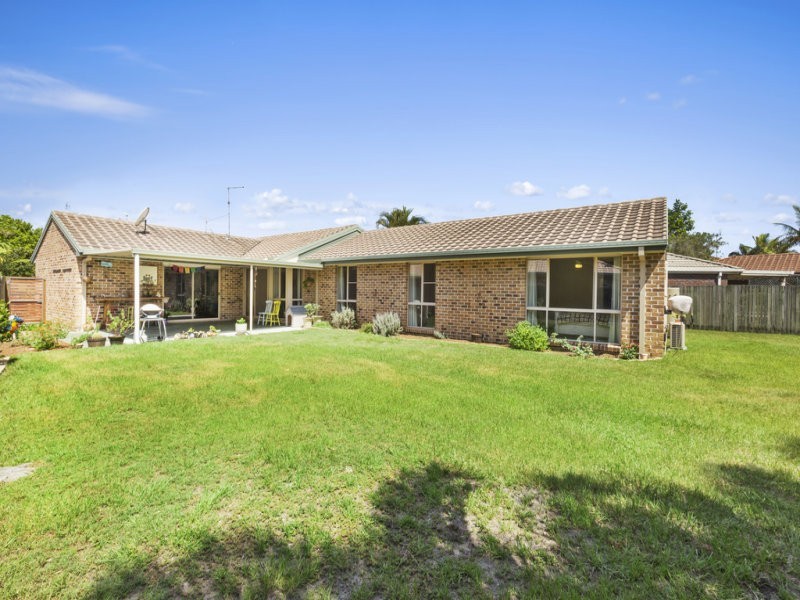 8 Silver Ash Crt, Cabarita Beach NSW 2488
