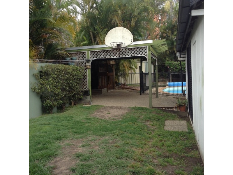 44 Hilltop Avenue, Chermside QLD 4032
