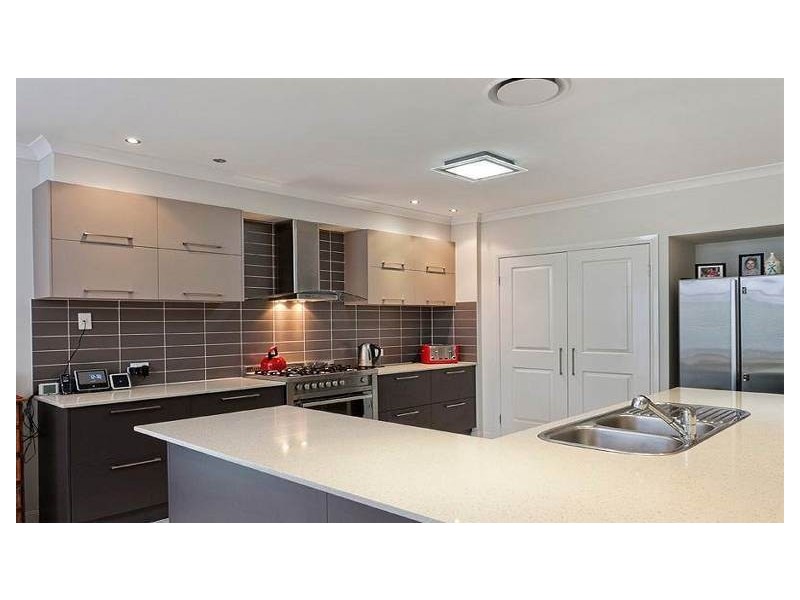 24 Akaroa Avenue, Geebung QLD 4034