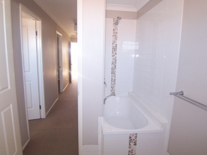 81 Curwen Terrace, Chermside QLD 4032