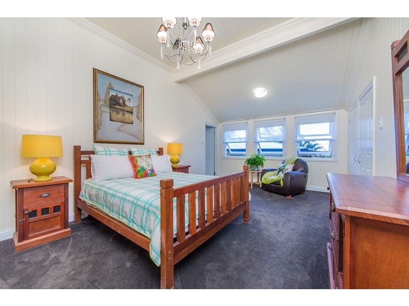 55 Cooksley Street, Hamilton QLD 4007