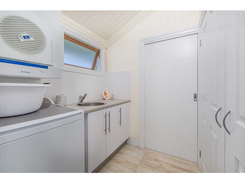 55 Cooksley Street, Hamilton QLD 4007