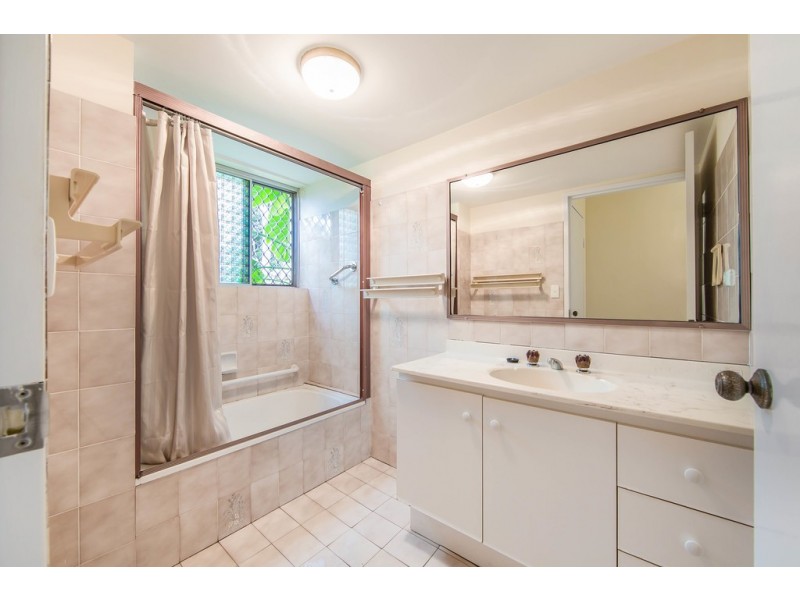 1/37 Campbell Terrace, Wavell Heights QLD 4012