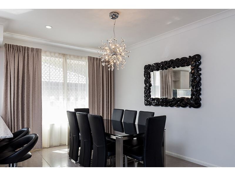 27 Fleet Circuit, Bray Park QLD 4500