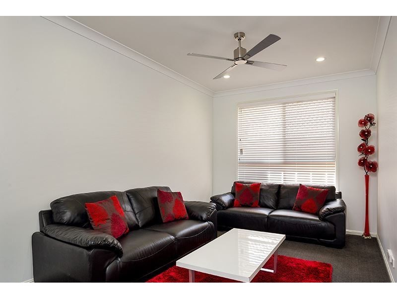 27 Fleet Circuit, Bray Park QLD 4500