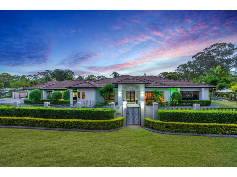 19 Camelot Place, Bridgeman Downs QLD 4035