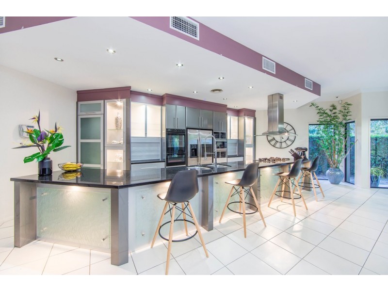 19 Camelot Place, Bridgeman Downs QLD 4035