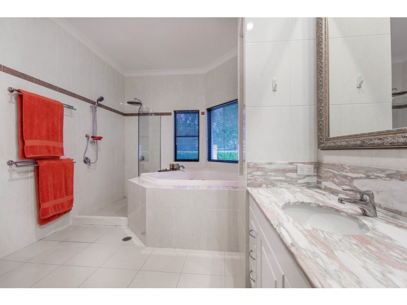 19 Camelot Place, Bridgeman Downs QLD 4035