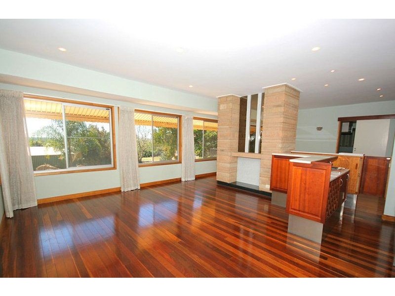 18 Cowie Road, Carseldine QLD 4034