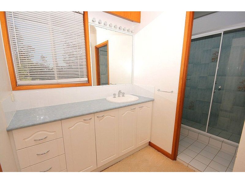 18 Cowie Road, Carseldine QLD 4034