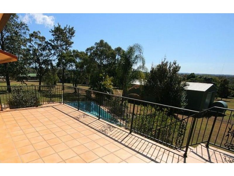 18 Cowie Road, Carseldine QLD 4034