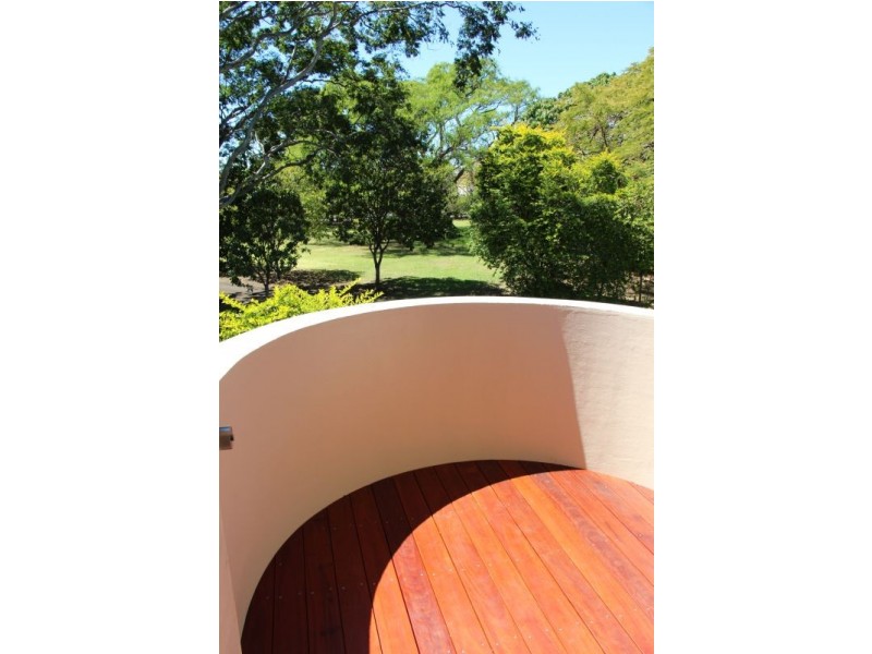 18 Cowie Road, Carseldine QLD 4034