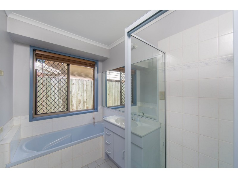 7 Desert Willow Way, Fitzgibbon QLD 4018