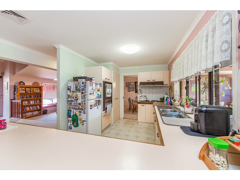 9 Ustinov Crescent, Mcdowall QLD 4053