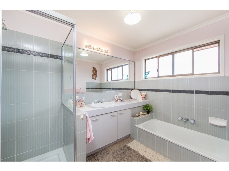 9 Ustinov Crescent, Mcdowall QLD 4053