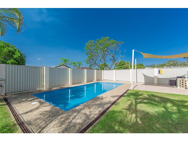 33 Blenheim Street, Chermside West QLD 4032