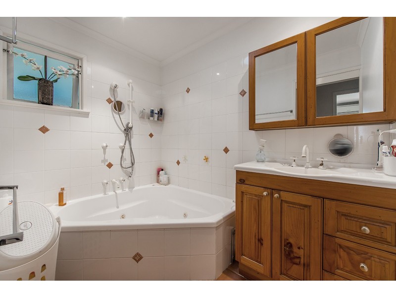 8 Elderslie Street, Kedron QLD 4031