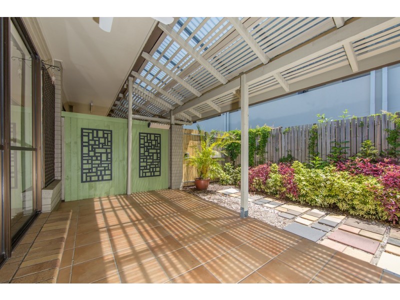 2/32 Third Avenue, Sandgate QLD 4017