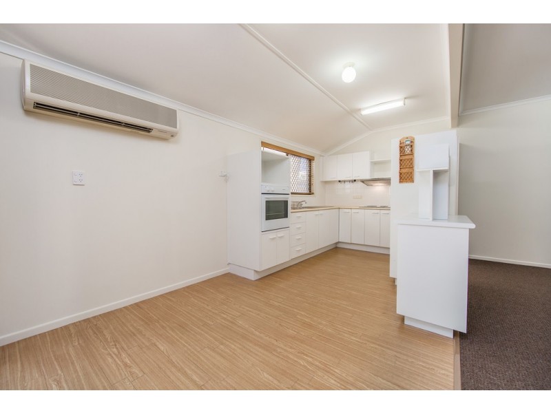 2/32 Third Avenue, Sandgate QLD 4017