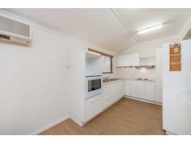 2/32 Third Avenue, Sandgate QLD 4017