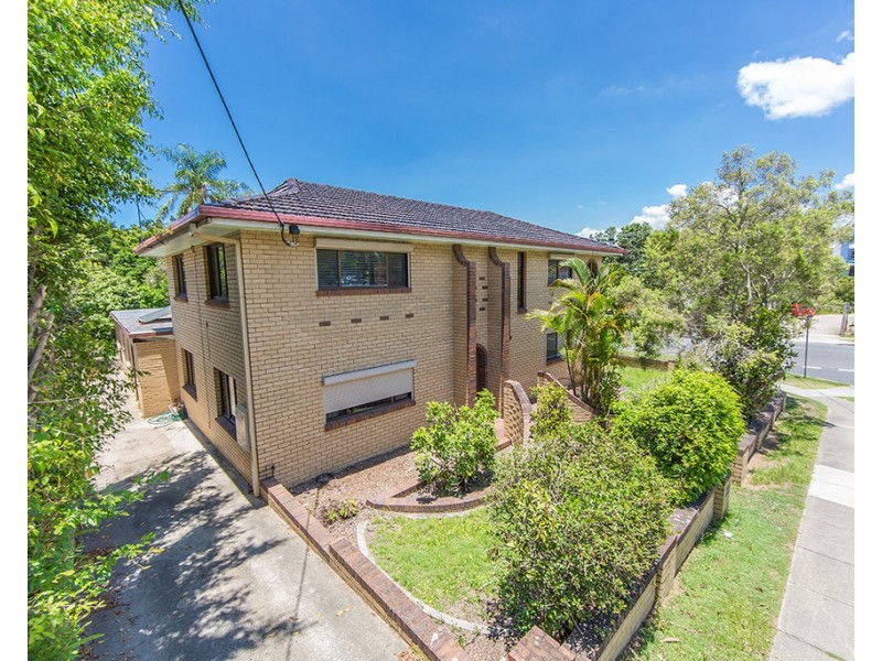 3 Hilltop Avenue, Chermside QLD 4032