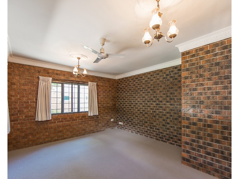 3 Hilltop Avenue, Chermside QLD 4032