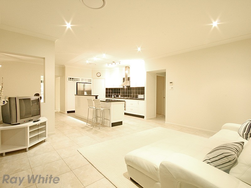 3 Trequanda Place, Bridgeman Downs QLD 4035
