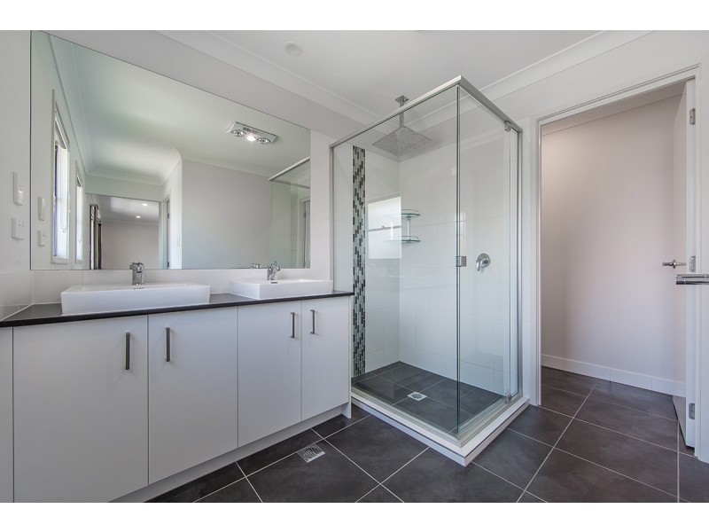 267 Shaw Road, Wavell Heights QLD 4012