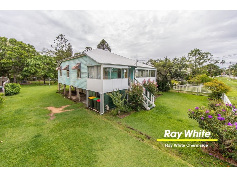 89 Palm Avenue, Shorncliffe QLD 4017