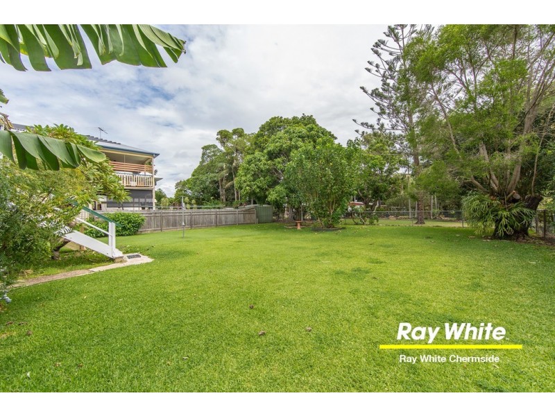 89 Palm Avenue, Shorncliffe QLD 4017