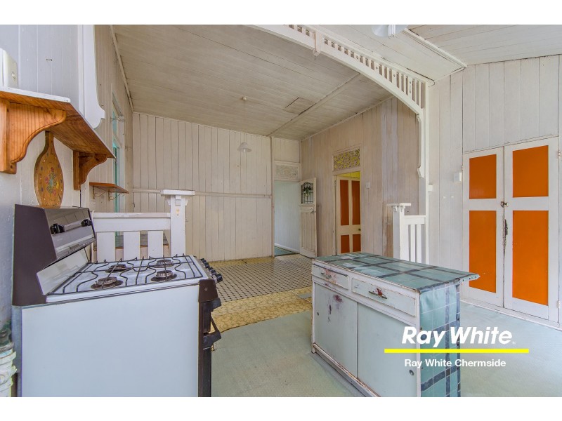 89 Palm Avenue, Shorncliffe QLD 4017