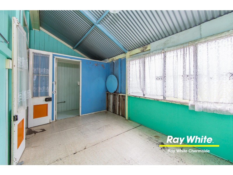 89 Palm Avenue, Shorncliffe QLD 4017