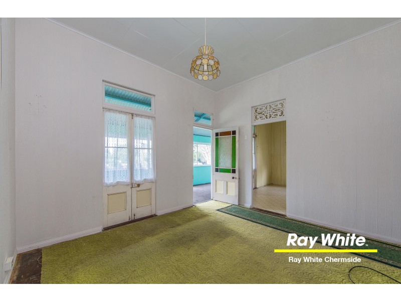 89 Palm Avenue, Shorncliffe QLD 4017