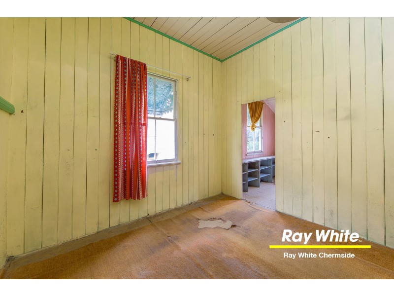 89 Palm Avenue, Shorncliffe QLD 4017