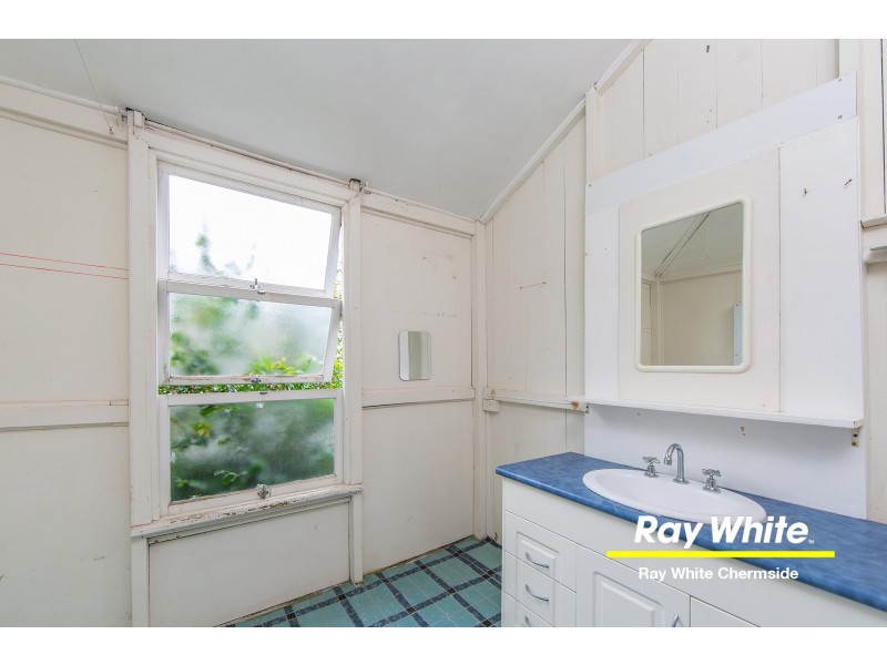 89 Palm Avenue, Shorncliffe QLD 4017