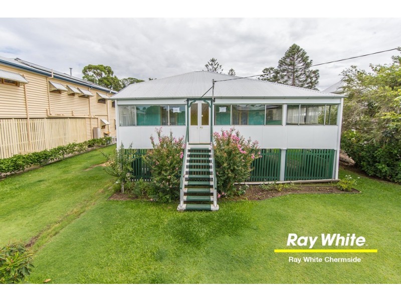 89 Palm Avenue, Shorncliffe QLD 4017