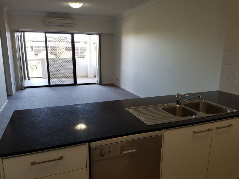 35/37 Playfield Street, Chermside QLD 4032