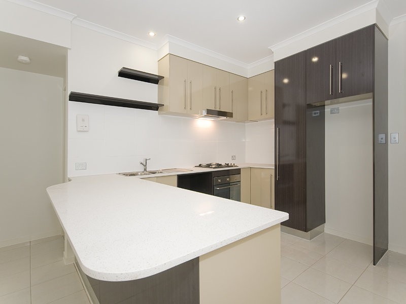 2/119 Macquarie Street, St Lucia QLD 4067