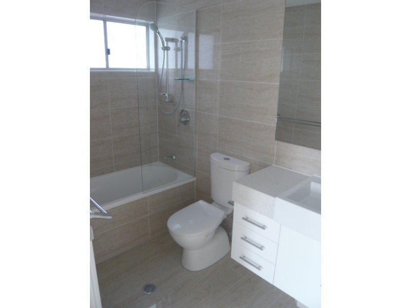 2/119 Macquarie Street, St Lucia QLD 4067
