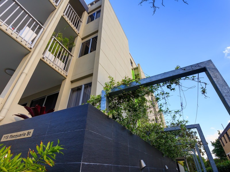 2/119 Macquarie Street, St Lucia QLD 4067