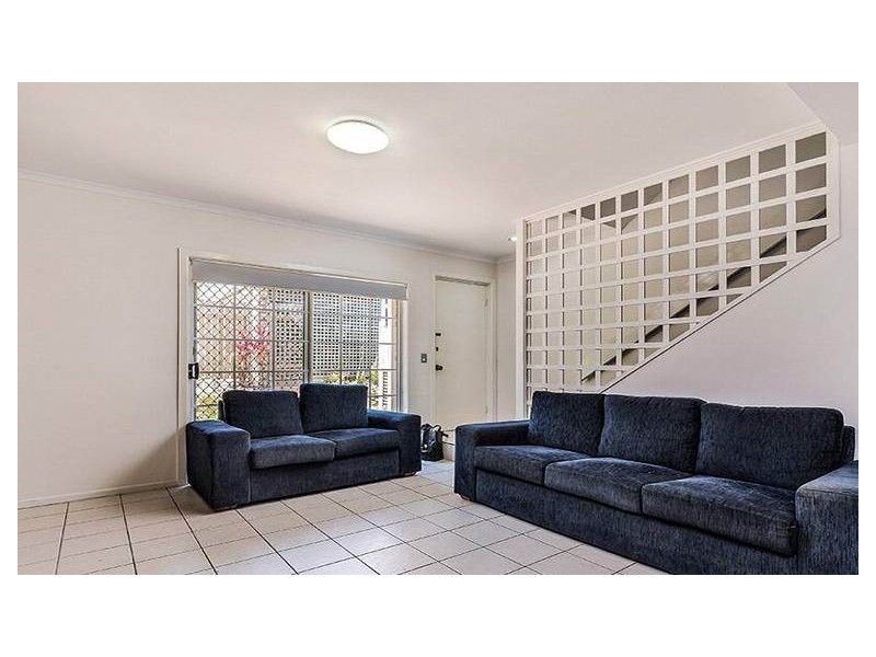 1/32 Rainey Street, Chermside QLD 4032