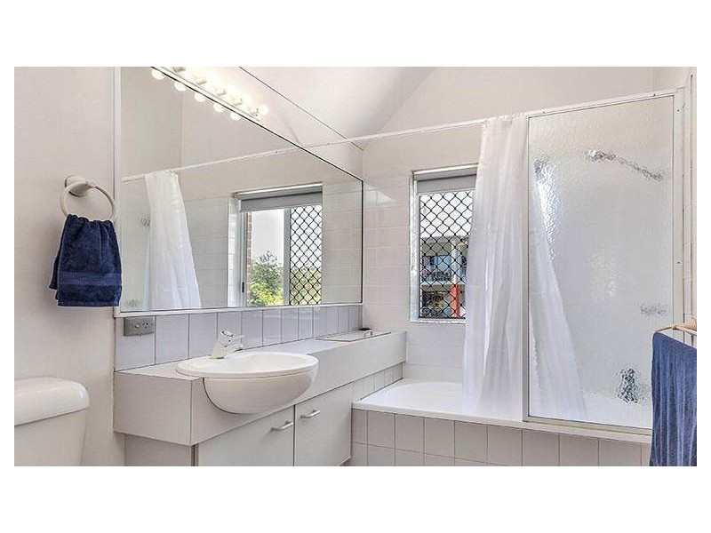 1/32 Rainey Street, Chermside QLD 4032