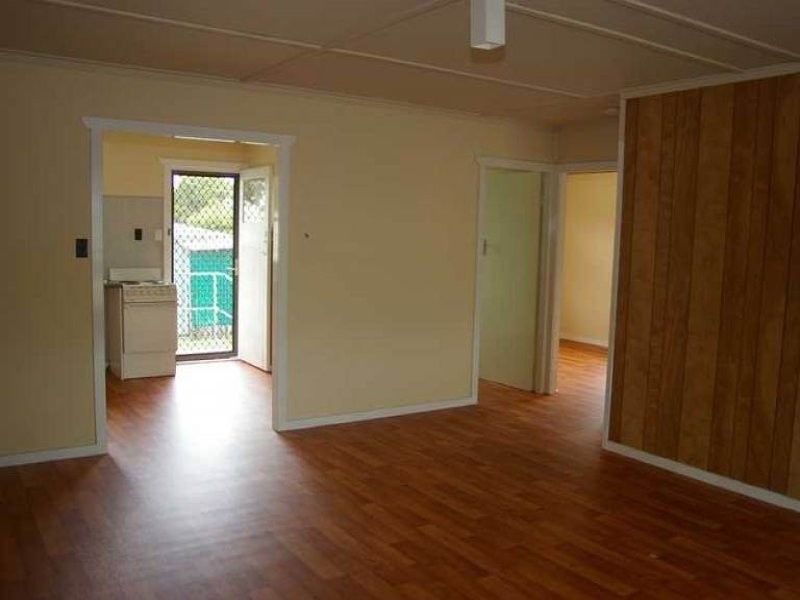 81 Biggs Avenue, Beachmere QLD 4510
