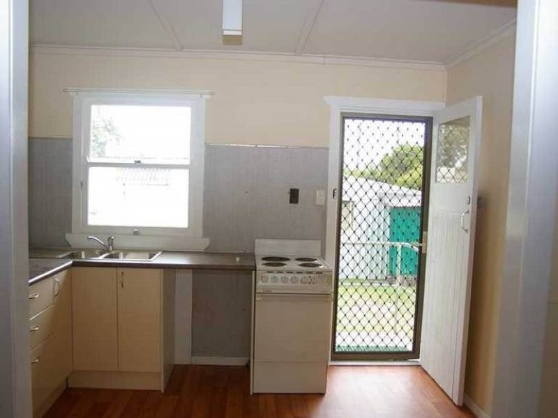 81 Biggs Avenue, Beachmere QLD 4510
