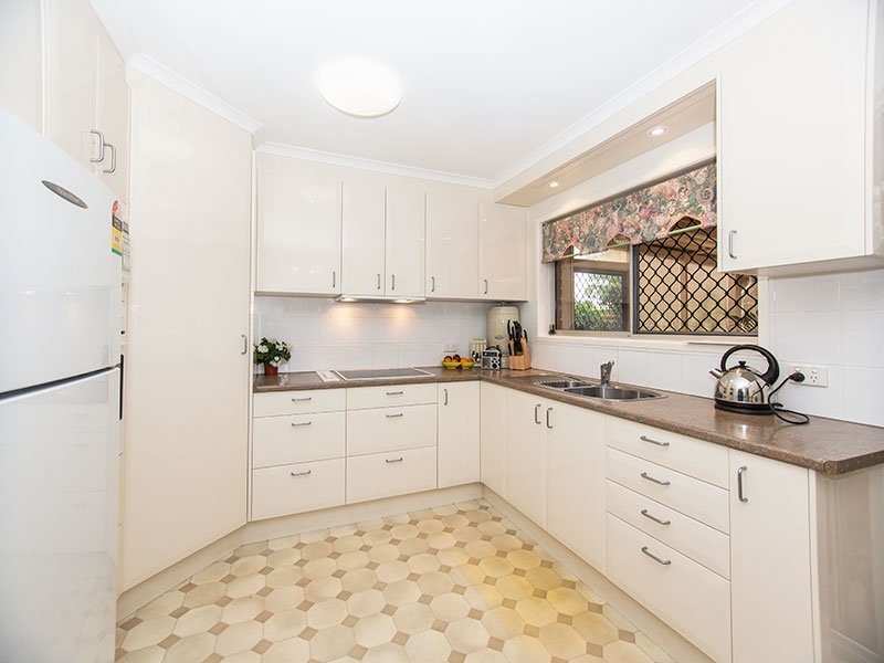 3 Bryant Street, Beachmere QLD 4510