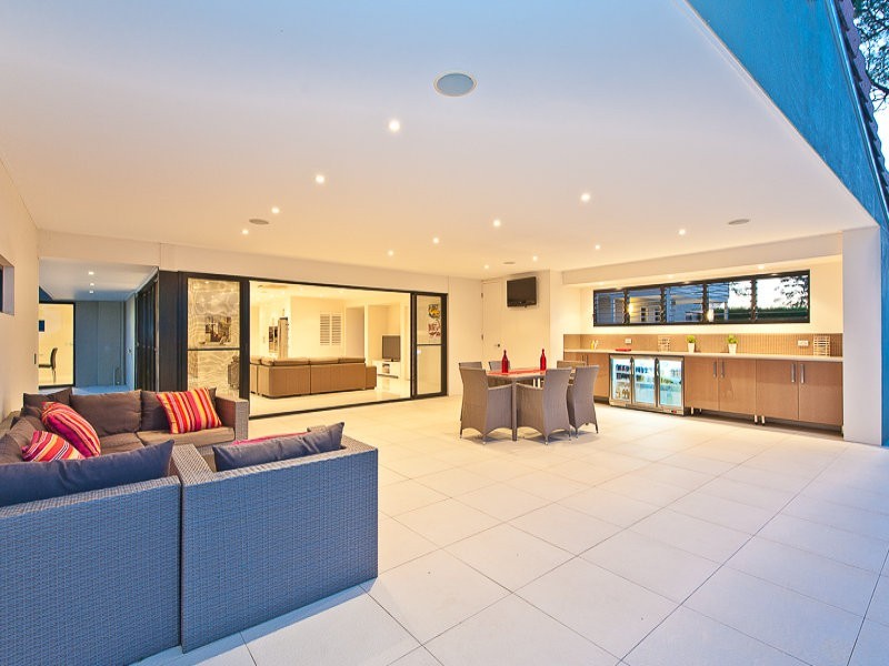 8 Cowie Road, Carseldine QLD 4034