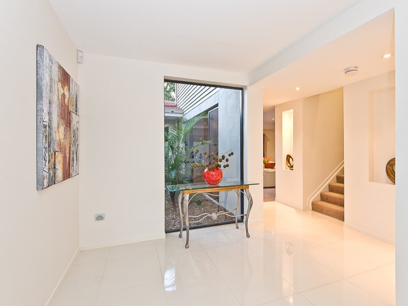 8 Cowie Road, Carseldine QLD 4034