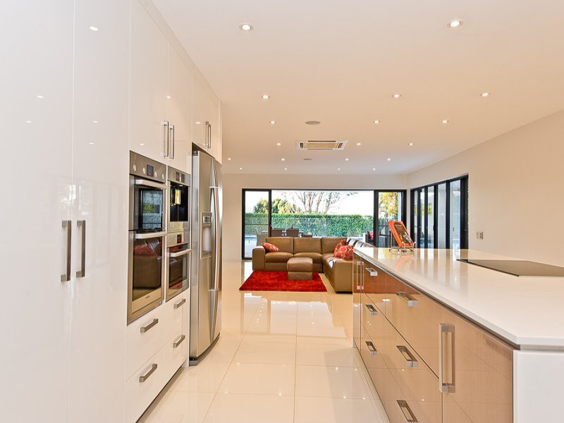 8 Cowie Road, Carseldine QLD 4034